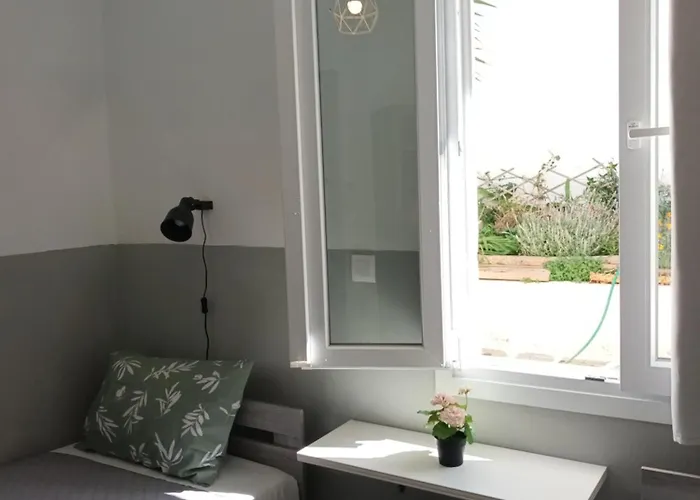 Athina's Blue Apartament Nausa