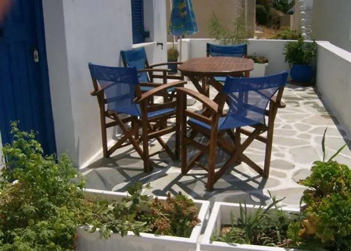 Athina's Blue Apartament Nausa