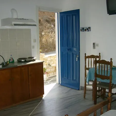 Daire Athina's Blue *